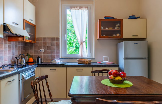 Casa de 2 quartos em Invorio com jardim e terraço - Foto 4