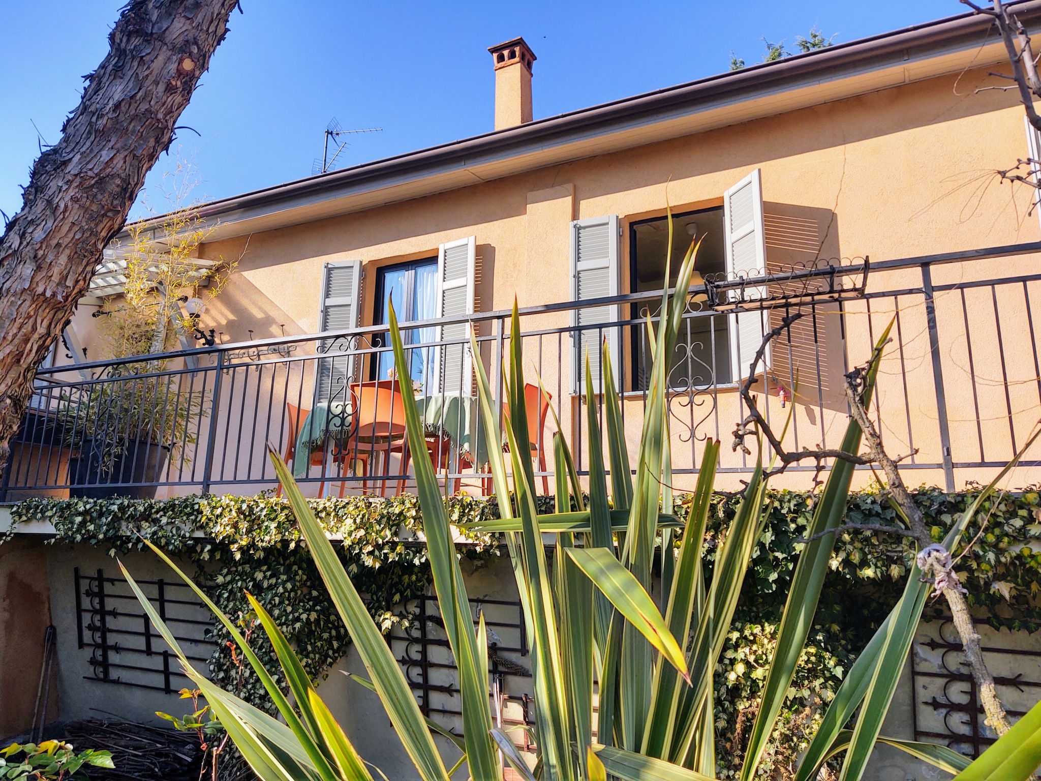 Photo 1 - Maison de 1 chambre à Invorio avec jardin et vues sur la montagne