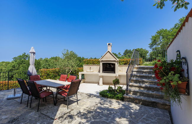 Casa de 4 quartos em Buje com piscina e jardim - Foto 16