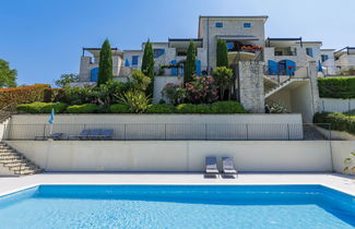 Foto 2 - Casa de 3 quartos em Buje com piscina e jardim