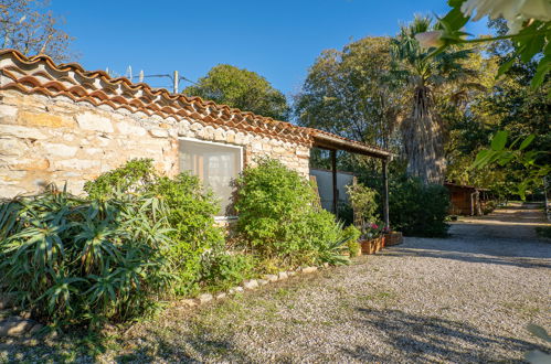 Foto 19 - Haus mit 2 Schlafzimmern in Hyères mit garten und blick aufs meer