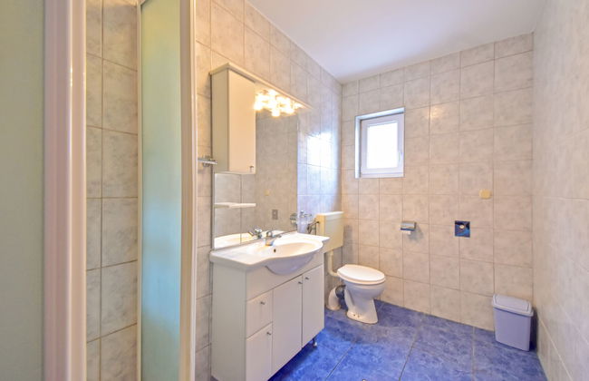 Appartamento con 3 camere da letto a Karlobag con piscina e terrazza - Foto 10