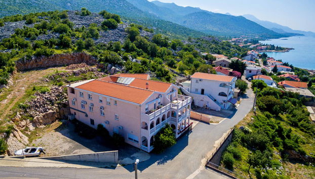 Apartment mit 3 Schlafzimmern in Karlobag mit schwimmbad und terrasse - Foto 2