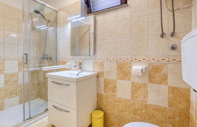 Apartamento de 4 quartos em Omišalj com piscina privada e jardim - Foto 23