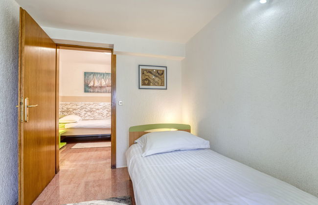 Apartamento de 4 quartos em Omišalj com piscina privada e jardim - Foto 27