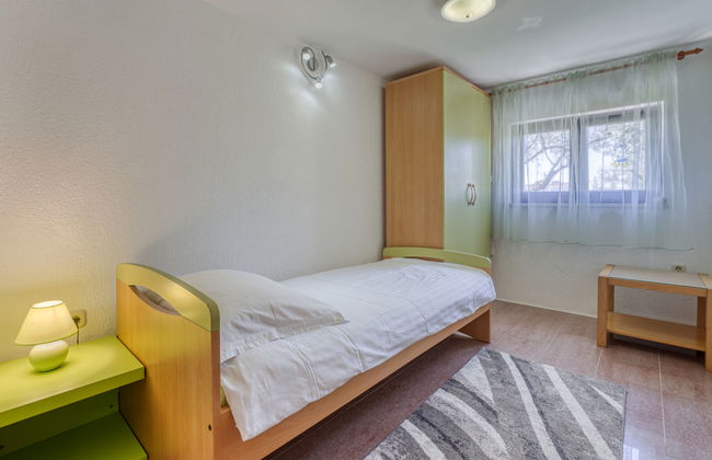 Apartamento de 4 quartos em Omišalj com piscina privada e jardim - Foto 26