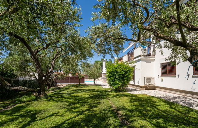 Apartamento de 4 quartos em Omišalj com piscina privada e jardim - Foto 8