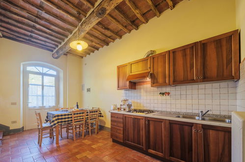 Photo 6 - 2 bedroom Apartment in Lucca with swimming pool and garden