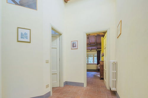 Photo 18 - 2 bedroom Apartment in Lucca with swimming pool and garden