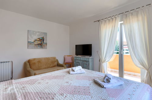 Foto 13 - Appartamento con 2 camere da letto a Umag con terrazza e vista mare