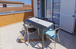 Foto 2 - Apartamento de 2 quartos em Umag com terraço