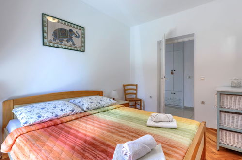 Foto 6 - Appartamento con 2 camere da letto a Umag con terrazza e vista mare