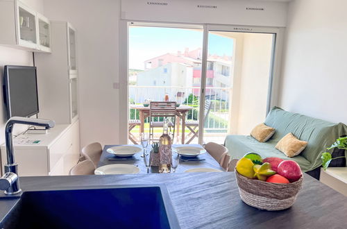 Photo 7 - 2 bedroom Apartment in Agde with swimming pool and terrace