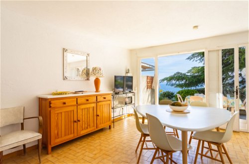 Foto 4 - Apartment mit 2 Schlafzimmern in Le Lavandou mit terrasse und blick aufs meer