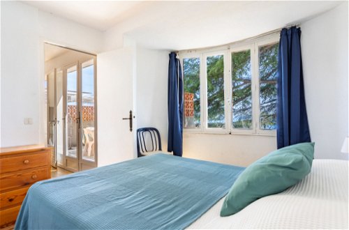 Foto 9 - Apartment mit 2 Schlafzimmern in Le Lavandou mit terrasse und blick aufs meer