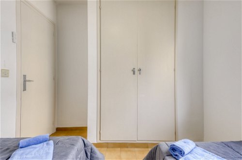 Foto 16 - Apartment mit 1 Schlafzimmer in Roses mit terrasse