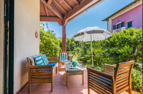 Photo 2 - Maison de 2 chambres à Rosignano Marittimo avec jardin et vues à la mer