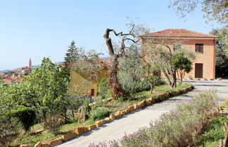 Foto 2 - Casa de 4 quartos em Civezza com terraço e vistas do mar