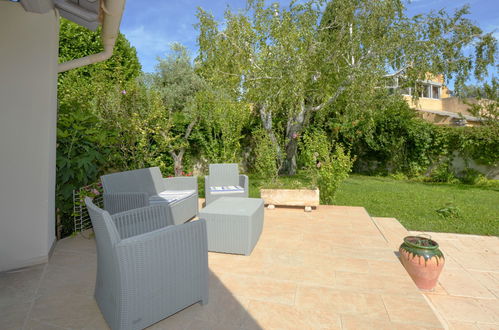 Foto 35 - Casa con 5 camere da letto a L'Isle-sur-la-Sorgue con piscina privata e giardino