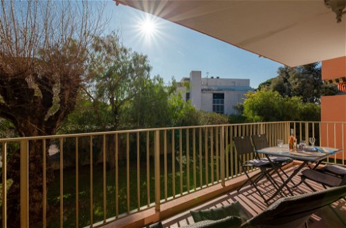 Photo 7 - 1 bedroom Apartment in Fréjus with garden and sea view