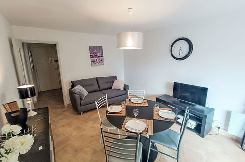 Photo 21 - 1 bedroom Apartment in Fréjus with garden and terrace