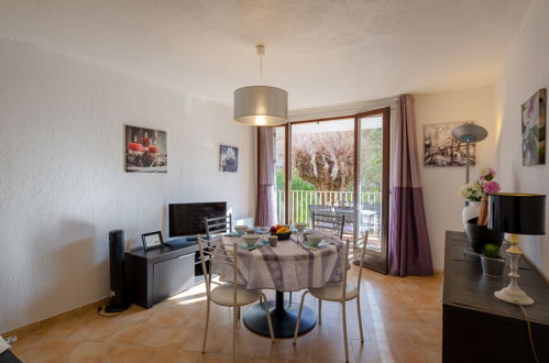 Foto 12 - Apartamento de 1 habitación en Fréjus con jardín y vistas al mar