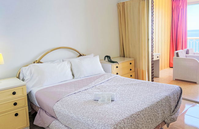 3 bedroom Apartment in Benidorm with swimming pool and terrace - Photo 5