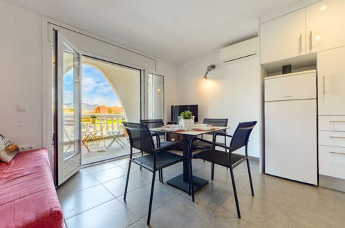 Foto 6 - Apartment mit 1 Schlafzimmer in Castelló d'Empúries mit terrasse und blick aufs meer