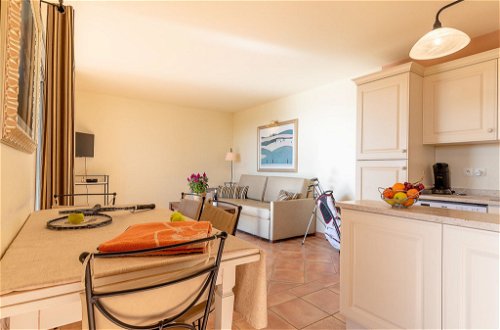 Photo 15 - 2 bedroom Apartment in Saumane-de-Vaucluse with swimming pool and garden