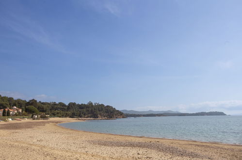 Foto 15 - Apartamento de 2 quartos em La Londe-les-Maures com piscina e vistas do mar