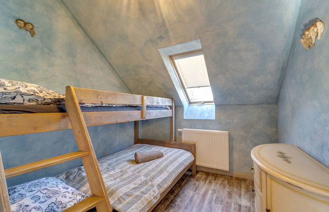 Casa de 6 quartos em Pilica com piscina e jardim - Foto 29