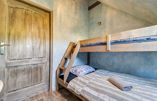 Casa de 6 quartos em Pilica com piscina e jardim - Foto 30