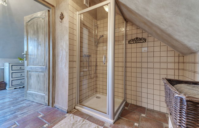 Casa de 6 quartos em Pilica com piscina e jardim - Foto 36