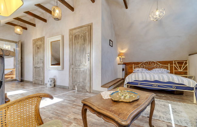 Casa de 6 quartos em Pilica com piscina e jardim - Foto 32