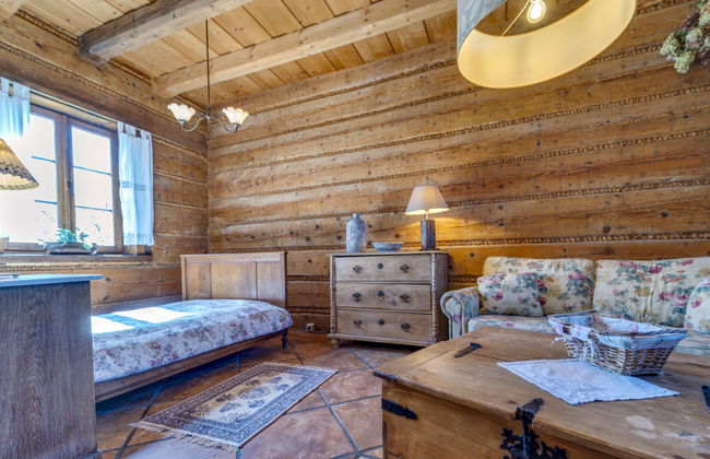 Casa de 6 quartos em Pilica com piscina e jardim - Foto 16