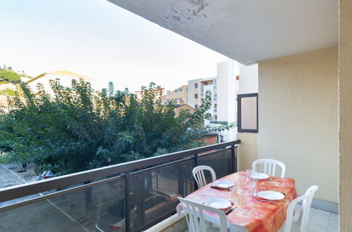 Foto 16 - Apartamento de 1 quarto em Le Lavandou com vistas do mar