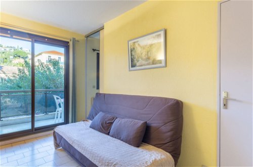 Foto 7 - Appartamento con 1 camera da letto a Le Lavandou con vista mare