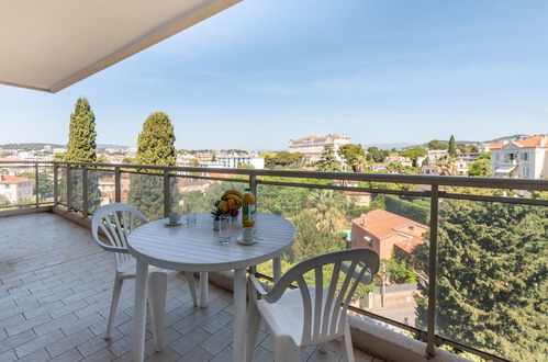 Photo 23 - Apartment in Cannes with swimming pool and sea view