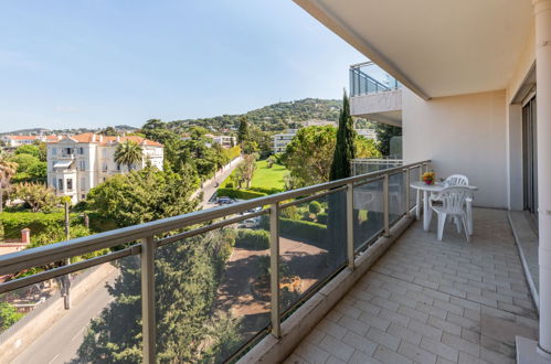 Foto 18 - Appartamento a Cannes con piscina e vista mare