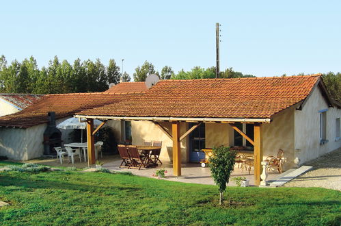 Photo 14 - Maison de 4 chambres à Condéon avec piscine privée et jardin