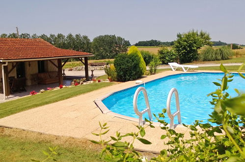 Foto 2 - Casa de 4 habitaciones en Condéon con piscina privada y jardín