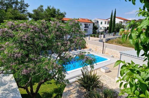 Photo 22 - Appartement de 1 chambre à Vir avec piscine et jardin