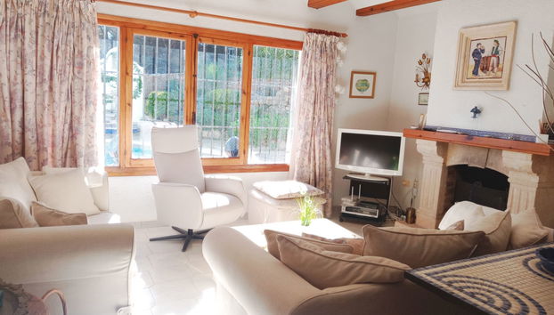 Casa de 4 quartos em Jávea com piscina privada e jardim - Foto 3