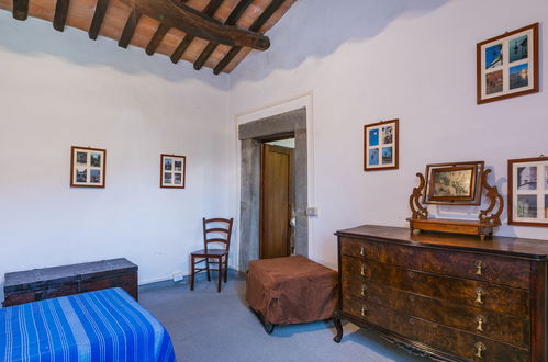 Photo 22 - 2 bedroom Apartment in Pescia with swimming pool and garden