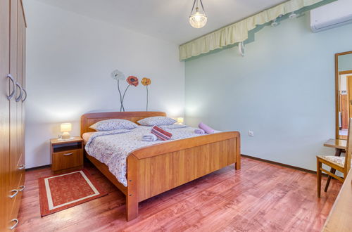Photo 13 - Appartement de 1 chambre à Opatija avec jardin et terrasse