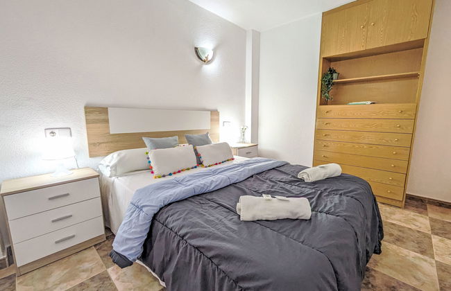 3 bedroom Apartment in Benidorm with swimming pool and terrace - Photo 3