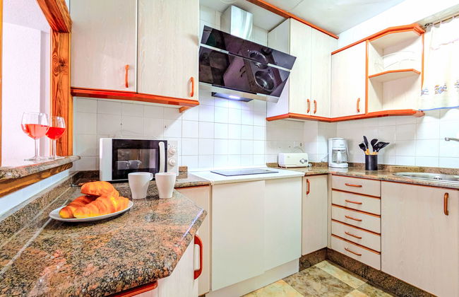 3 bedroom Apartment in Benidorm with swimming pool and terrace - Photo 10