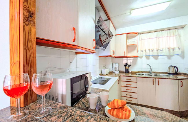 3 bedroom Apartment in Benidorm with swimming pool and terrace - Photo 9