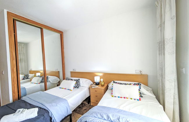 3 bedroom Apartment in Benidorm with swimming pool and terrace - Photo 14