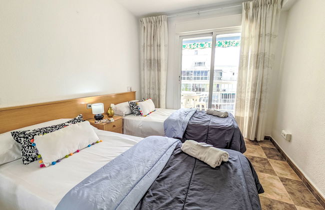 3 bedroom Apartment in Benidorm with swimming pool and terrace - Photo 15